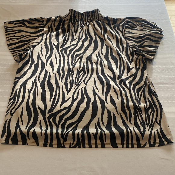 Beacon Zebra Print Flutter Sleeve Top - Picture 2 of 11